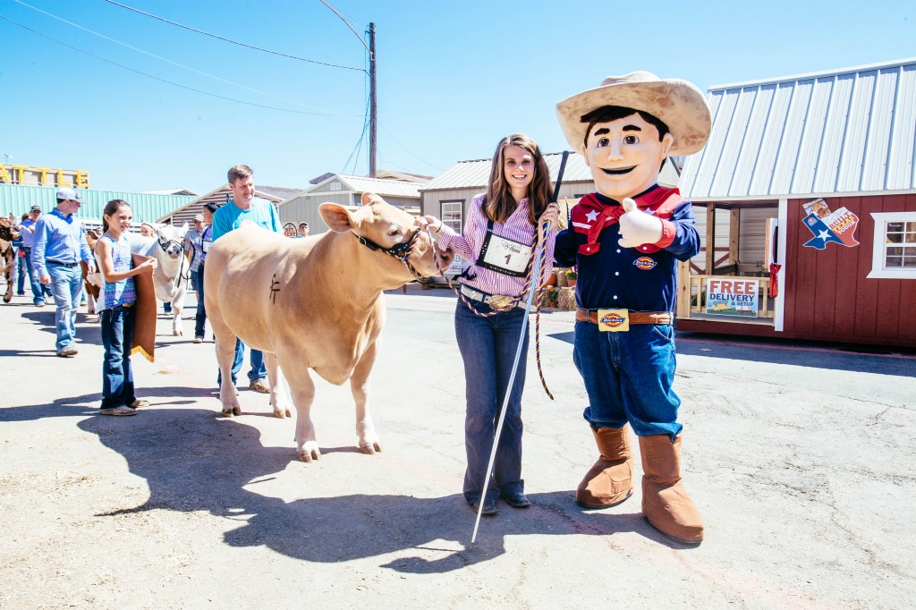 Pictured: Laurel Kelly and RFD (Grand Champion Steer) - Photo credit: Kathy Tran