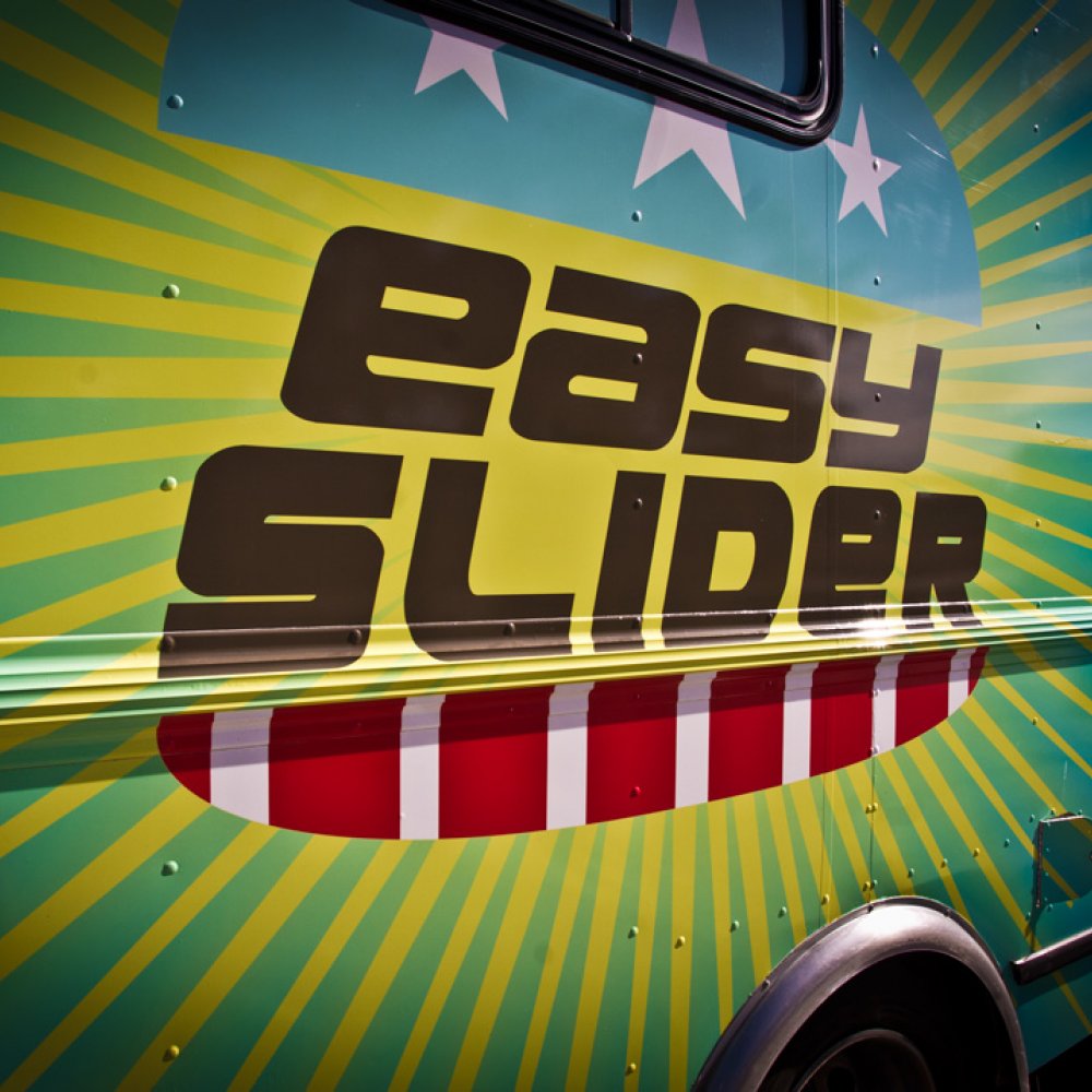 Easy Slider - by @RoamingHunger